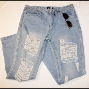 Ripped Light Washed Mom Jeans